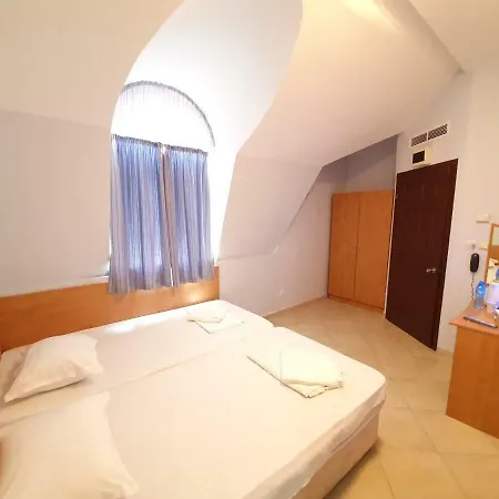 Hotel Akroza New 1 Apart 3*